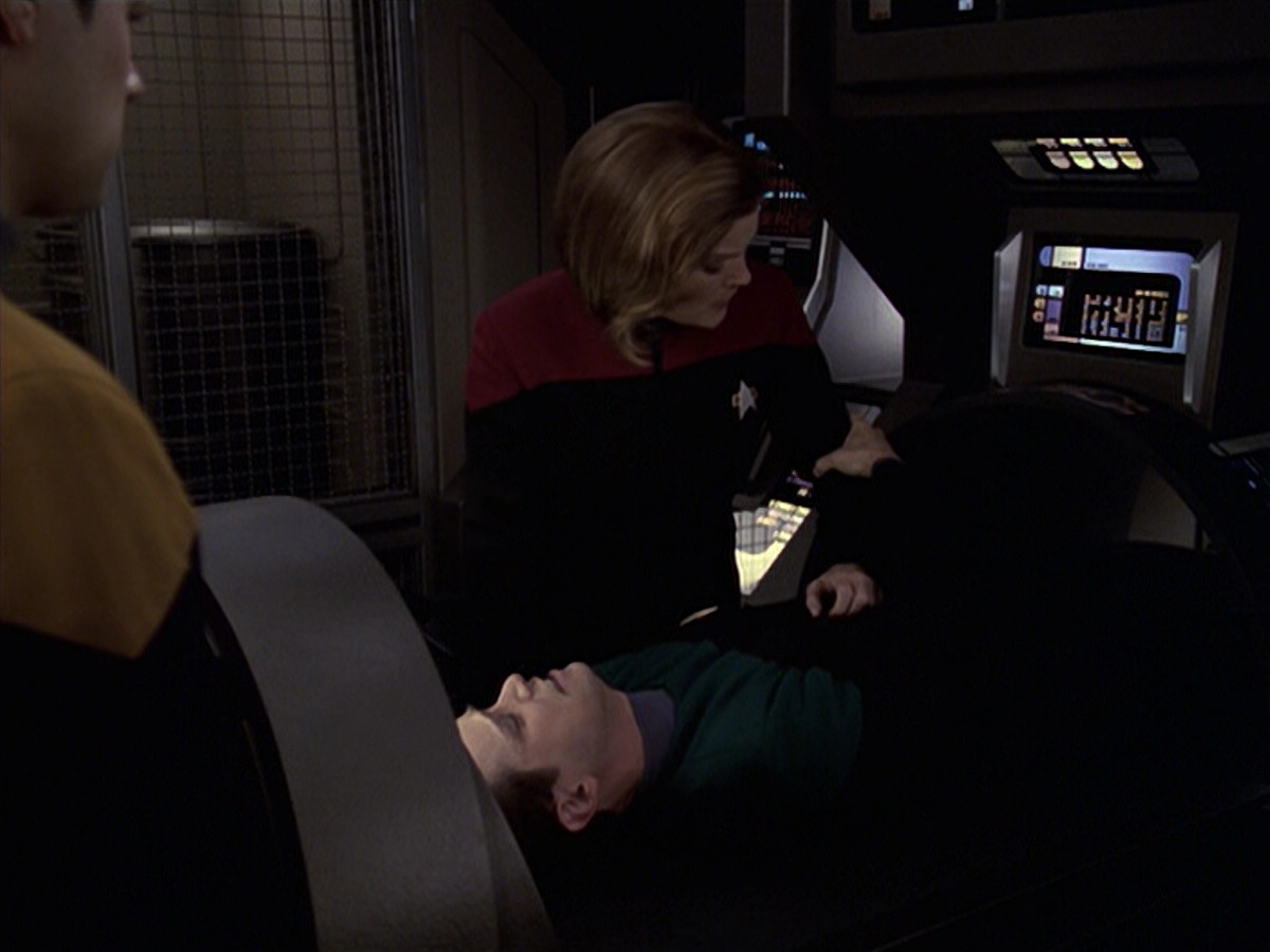 extant_StarTrek_VOY_6x20-GoodShepherd_02718.jpg