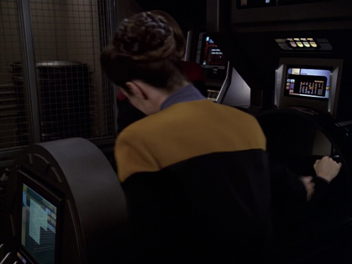 extant_StarTrek_VOY_6x20-GoodShepherd_02766.jpg