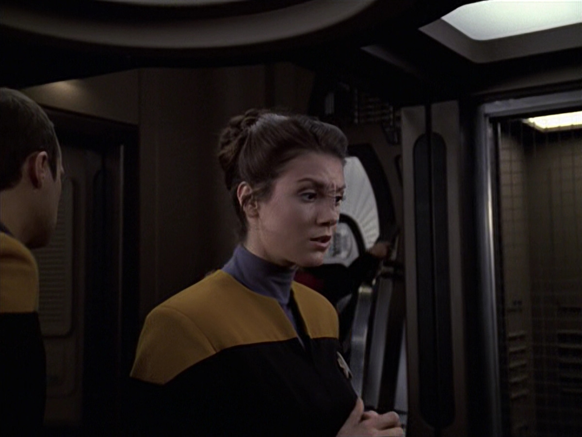 extant_StarTrek_VOY_6x20-GoodShepherd_02781.jpg