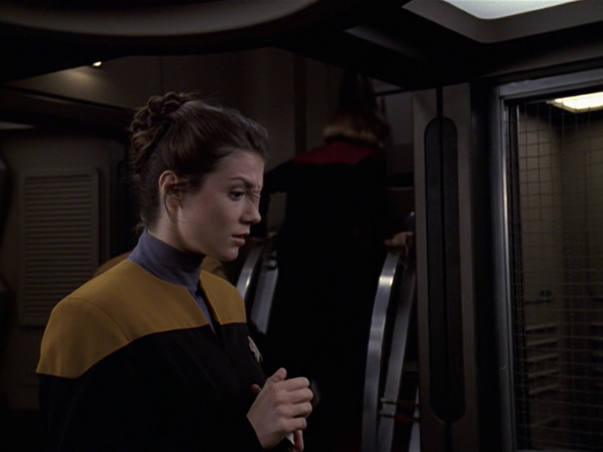 extant_StarTrek_VOY_6x20-GoodShepherd_02783.jpg
