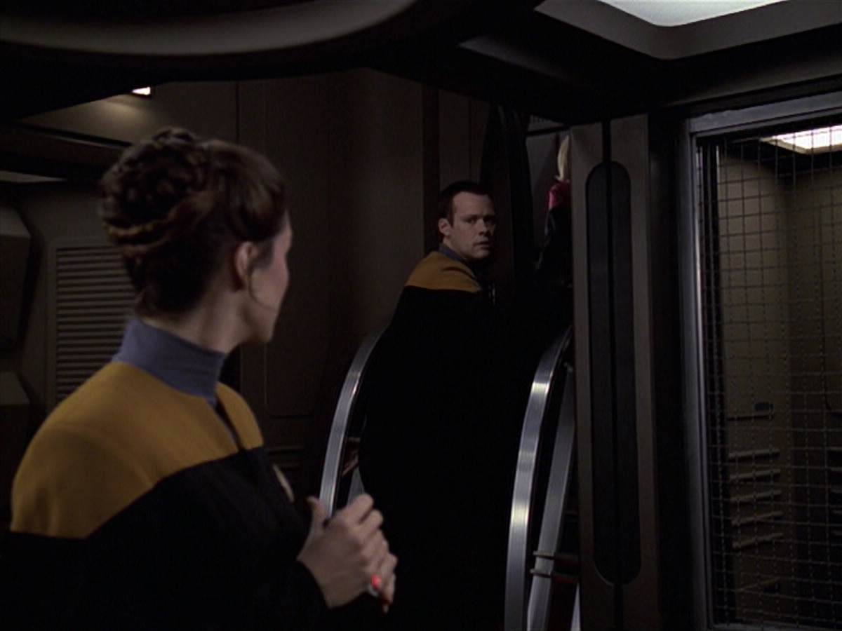 extant_StarTrek_VOY_6x20-GoodShepherd_02786.jpg