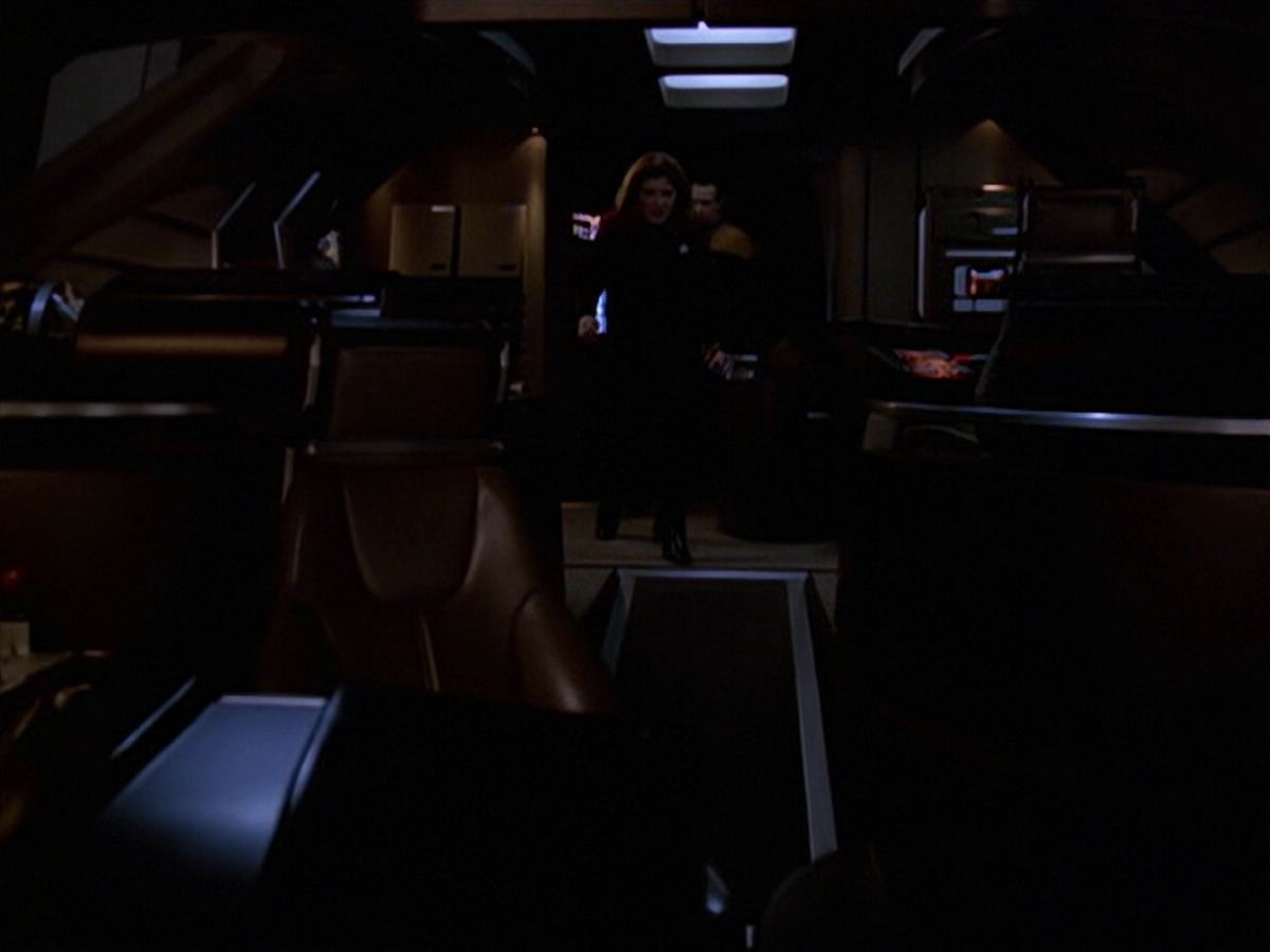 extant_StarTrek_VOY_6x20-GoodShepherd_02791.jpg