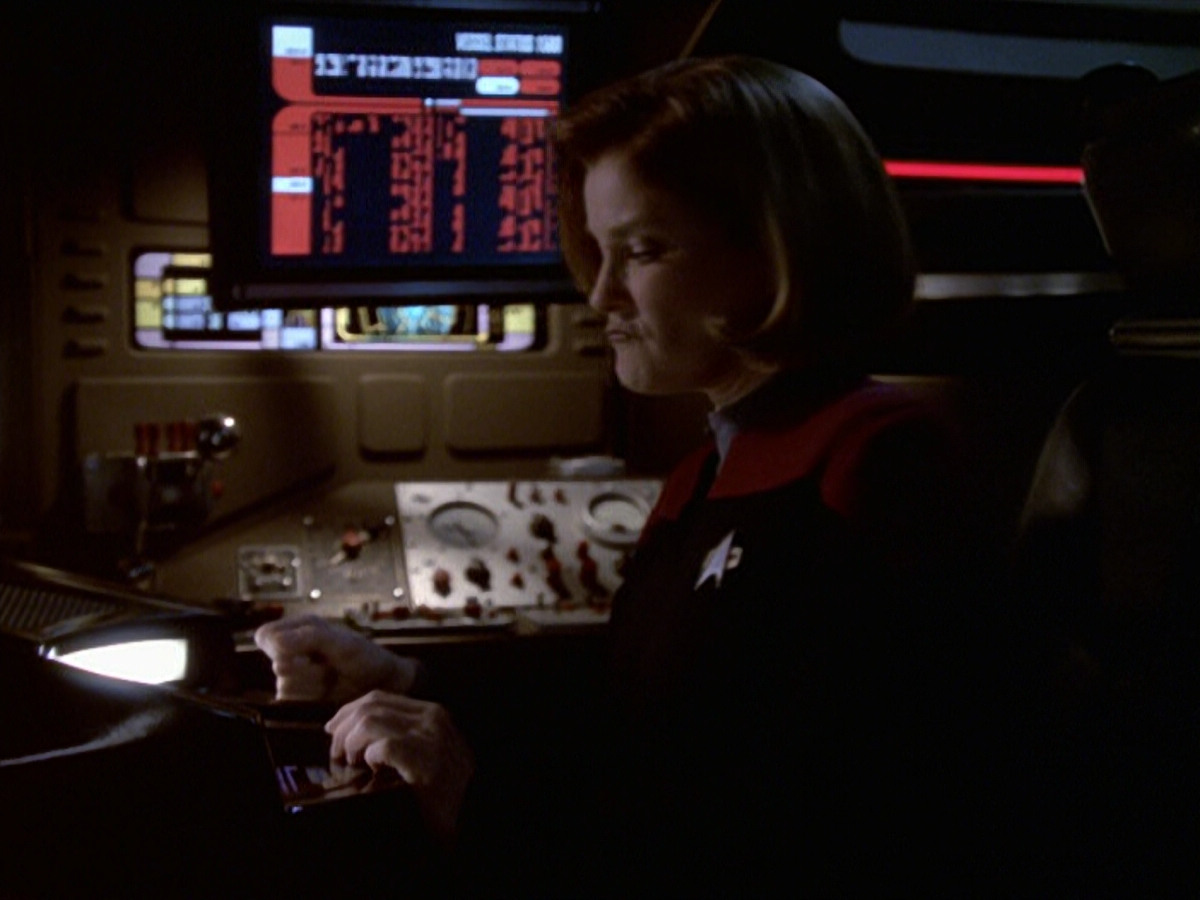 extant_StarTrek_VOY_6x20-GoodShepherd_02866.jpg