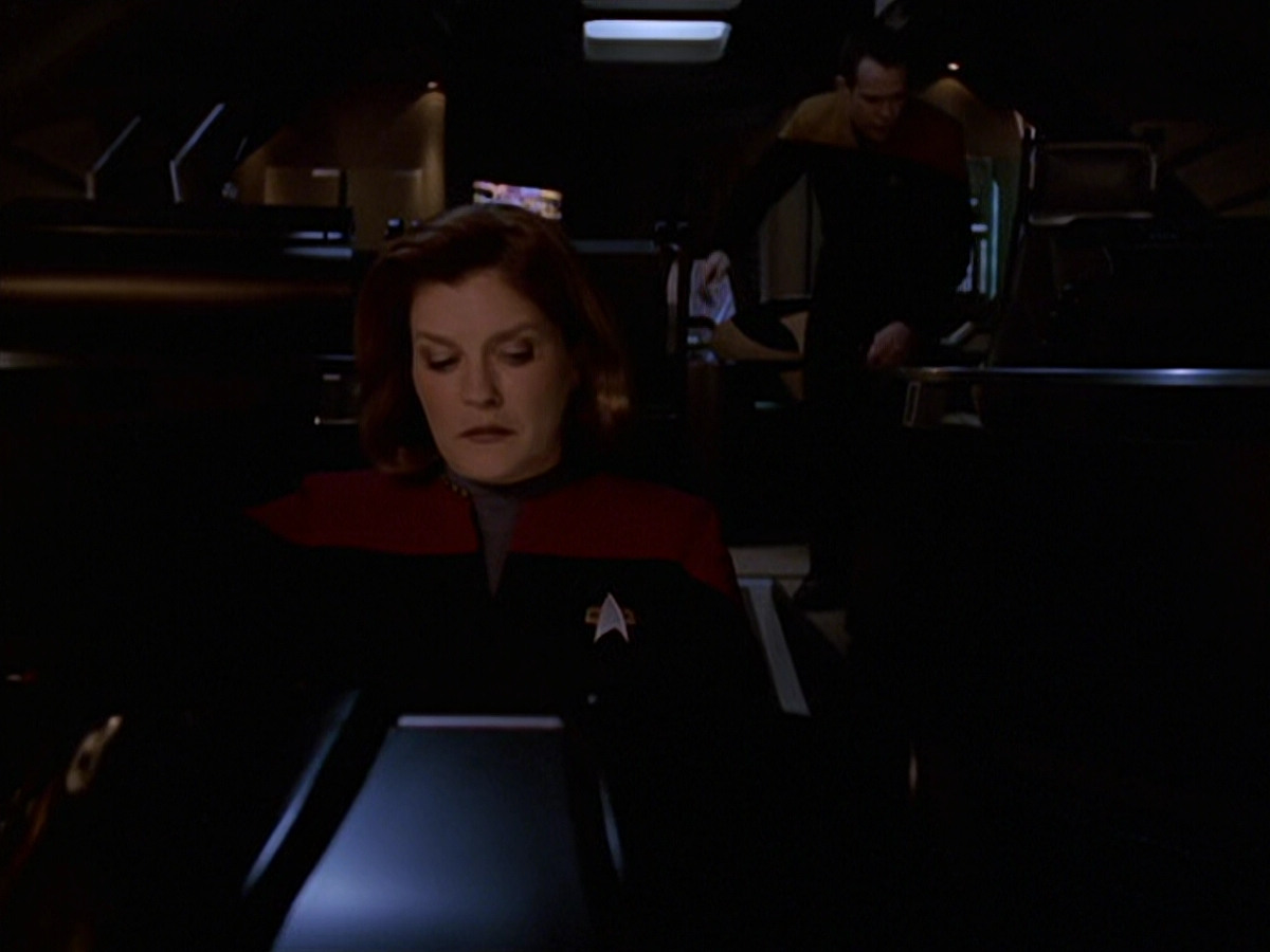 extant_StarTrek_VOY_6x20-GoodShepherd_02930.jpg