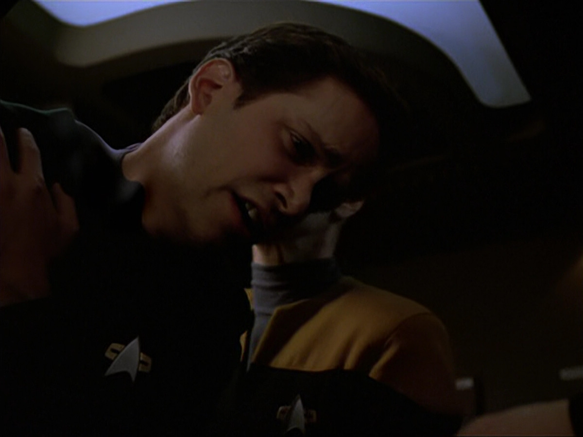 extant_StarTrek_VOY_6x20-GoodShepherd_03025.jpg