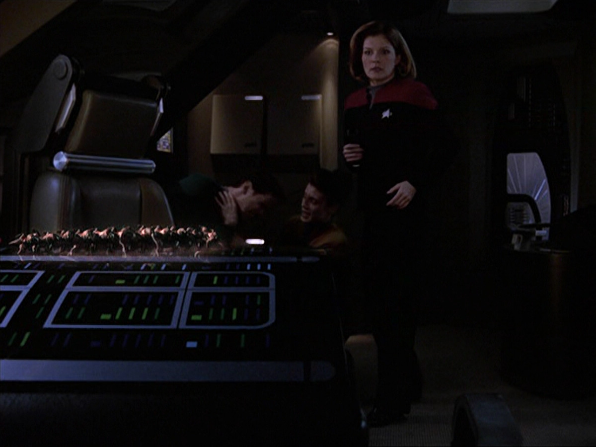 extant_StarTrek_VOY_6x20-GoodShepherd_03035.jpg