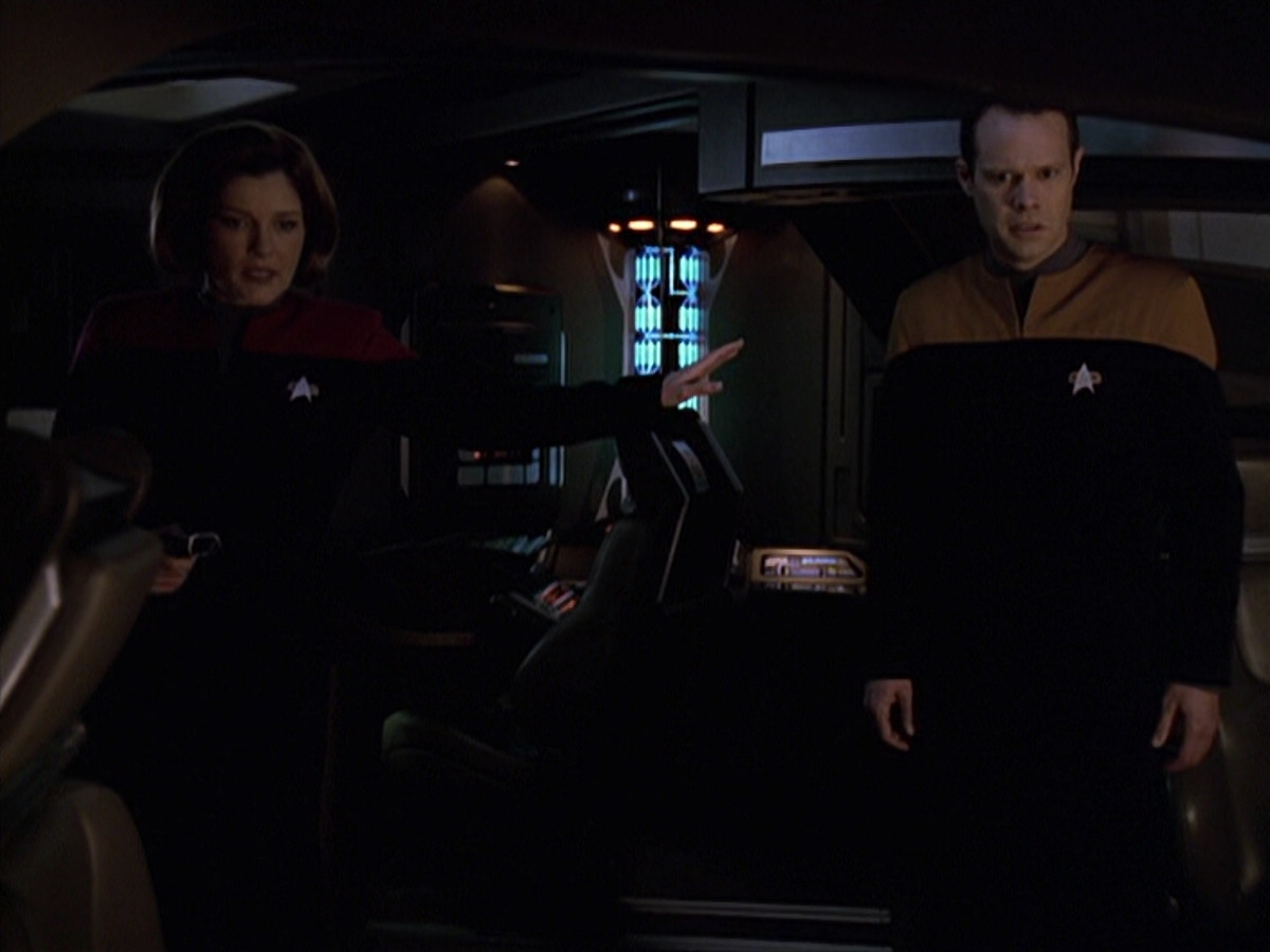 extant_StarTrek_VOY_6x20-GoodShepherd_03038.jpg