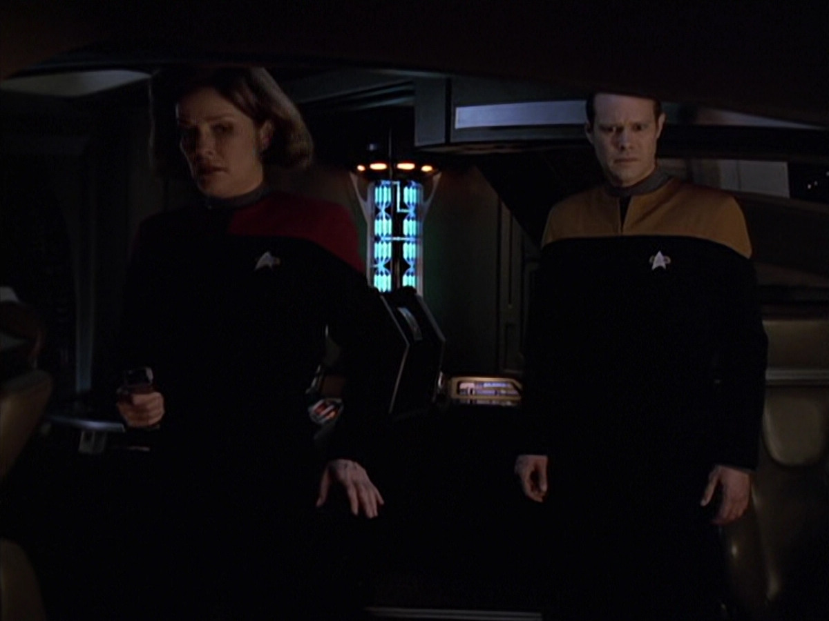 extant_StarTrek_VOY_6x20-GoodShepherd_03048.jpg