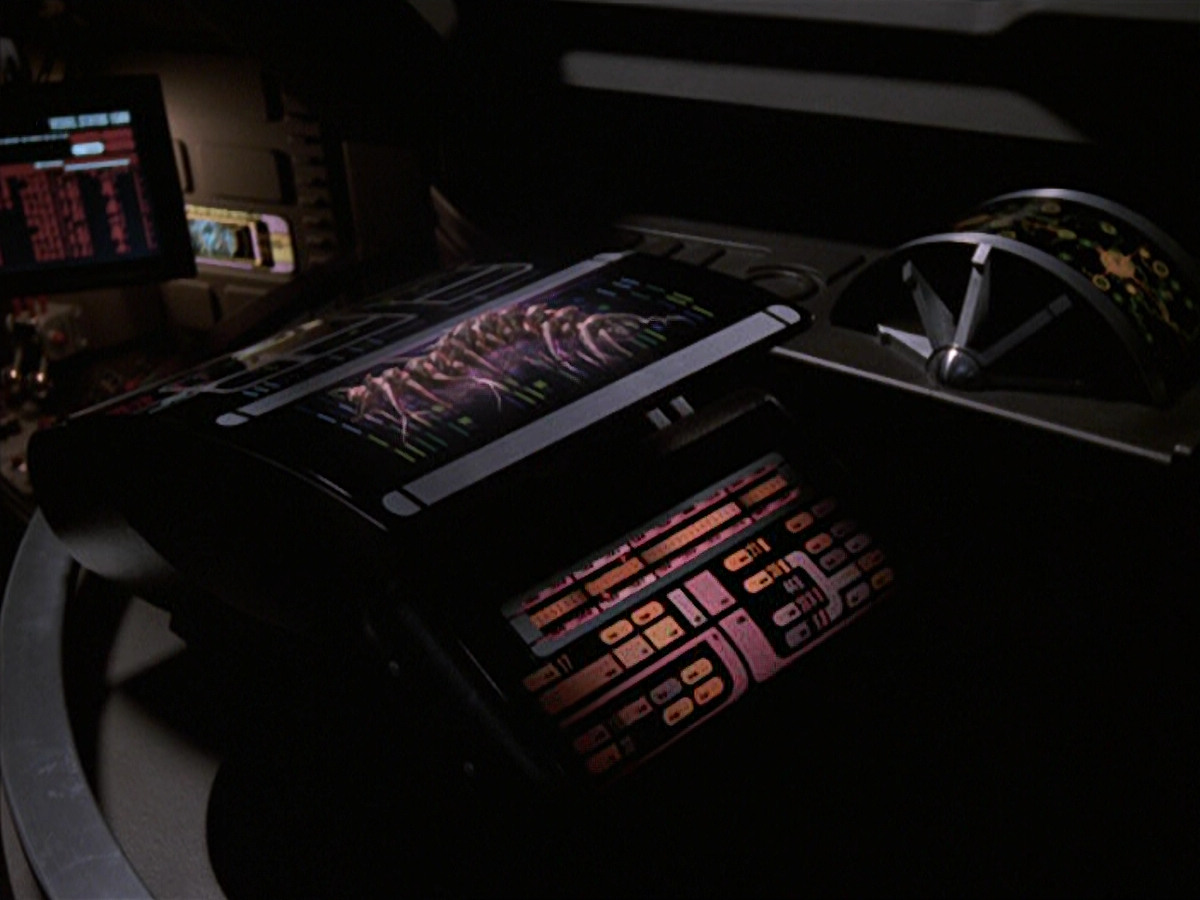 extant_StarTrek_VOY_6x20-GoodShepherd_03050.jpg