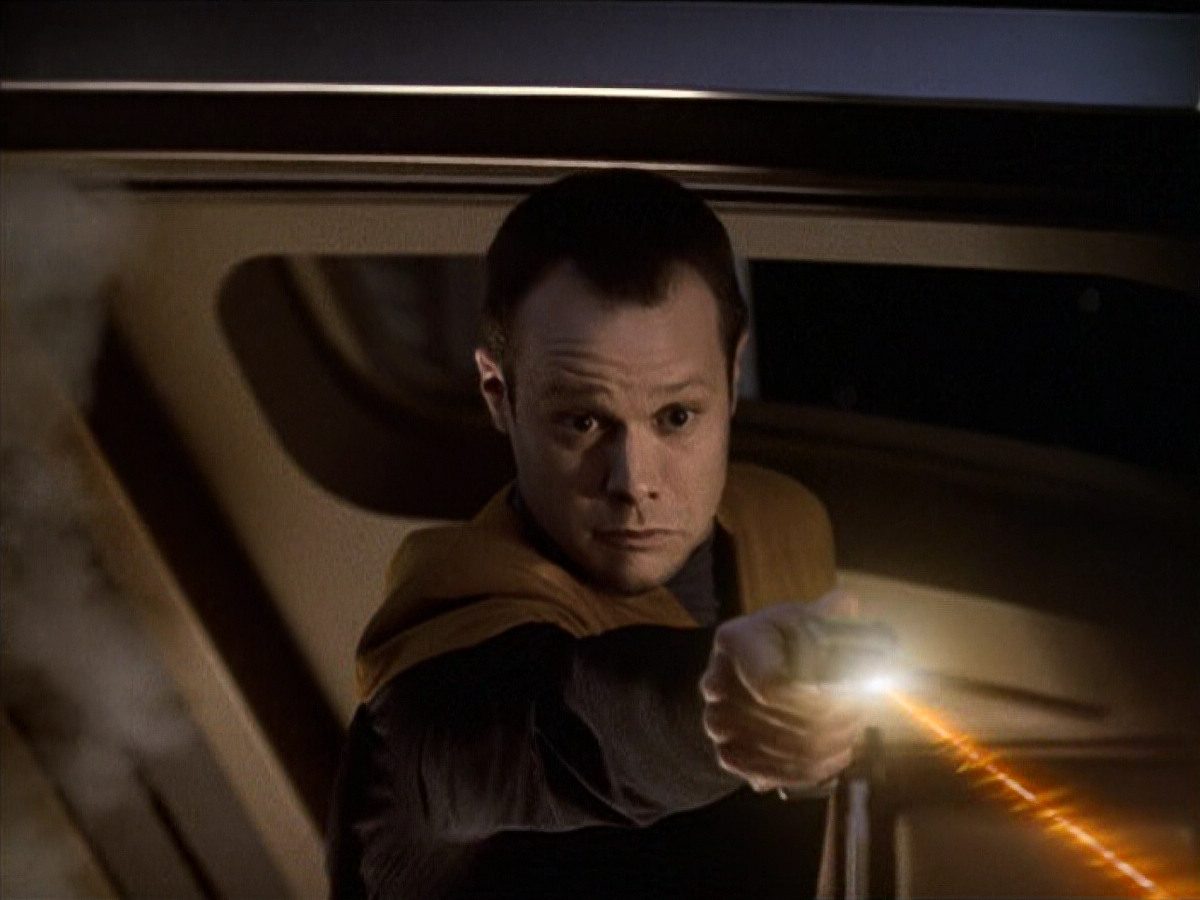 extant_StarTrek_VOY_6x20-GoodShepherd_03060.jpg