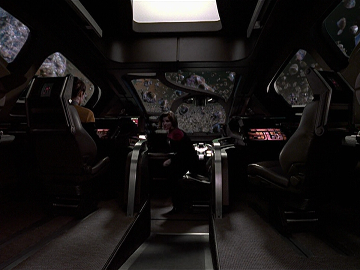 extant_StarTrek_VOY_6x20-GoodShepherd_03180.jpg