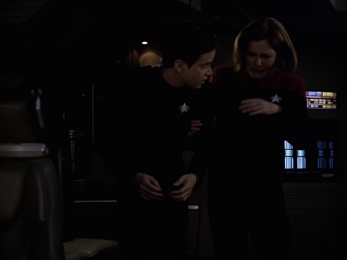 extant_StarTrek_VOY_6x20-GoodShepherd_03247.jpg