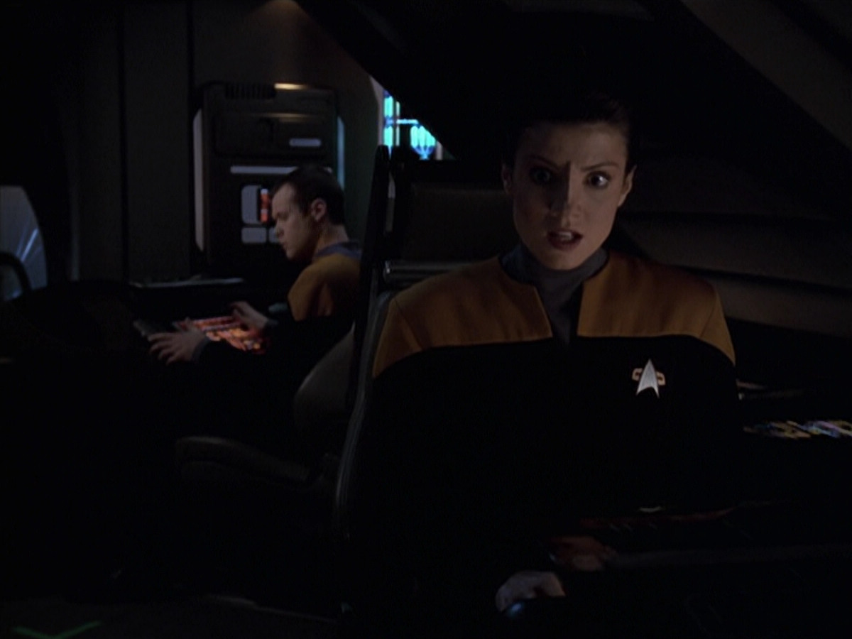 extant_StarTrek_VOY_6x20-GoodShepherd_03308.jpg