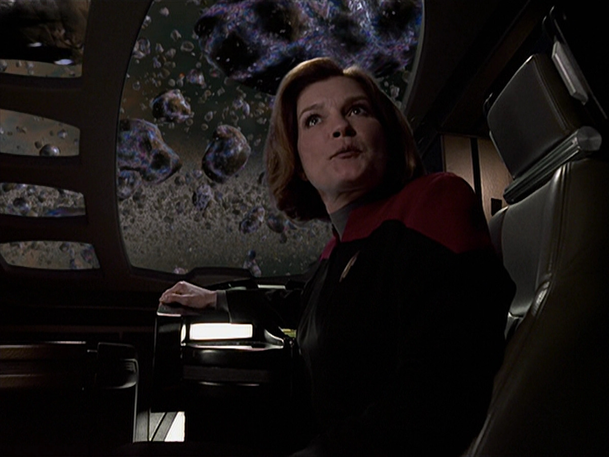 extant_StarTrek_VOY_6x20-GoodShepherd_03339.jpg
