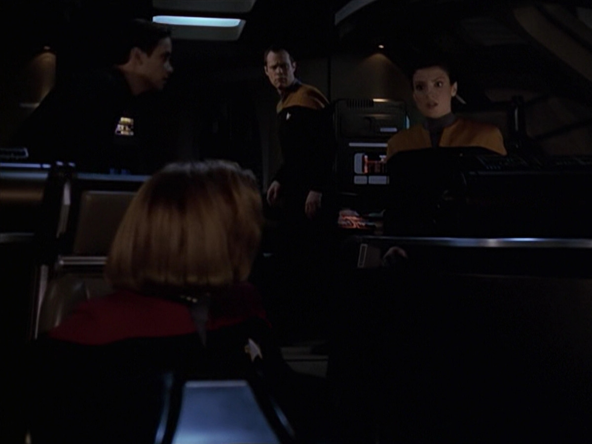 extant_StarTrek_VOY_6x20-GoodShepherd_03346.jpg