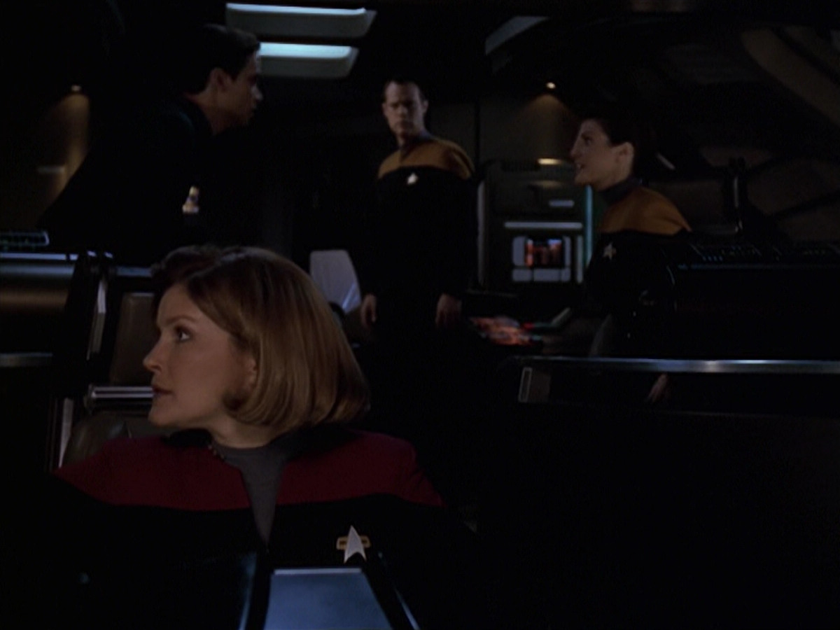extant_StarTrek_VOY_6x20-GoodShepherd_03352.jpg