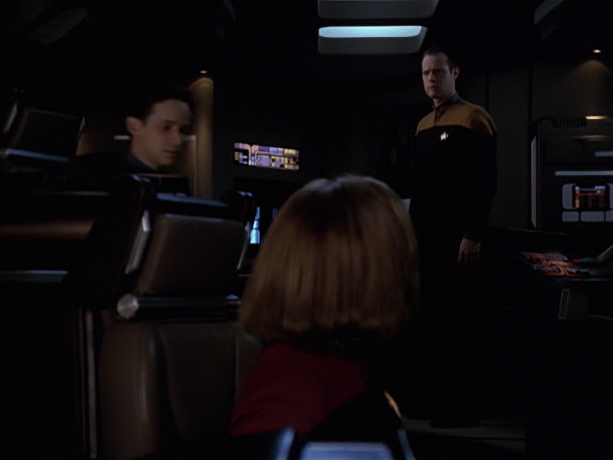 extant_StarTrek_VOY_6x20-GoodShepherd_03372.jpg