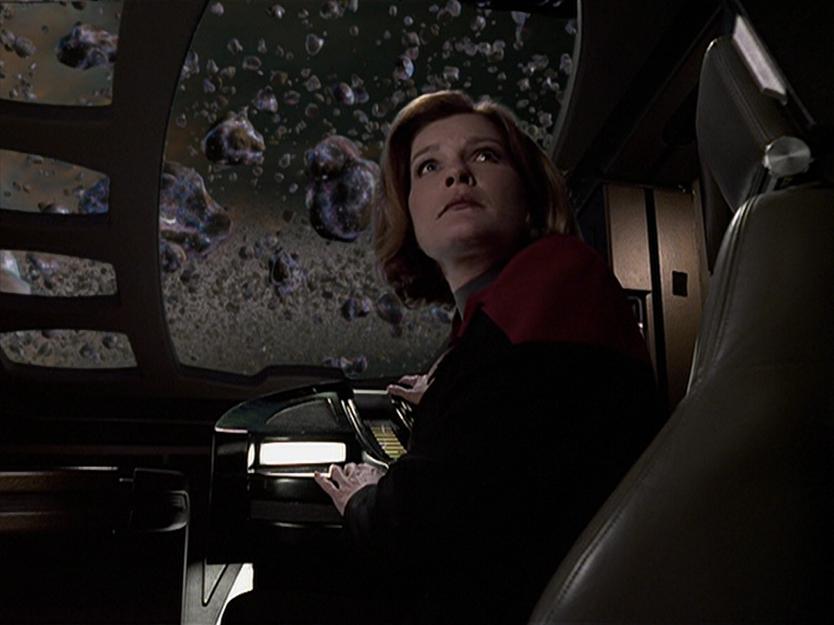 extant_StarTrek_VOY_6x20-GoodShepherd_03374.jpg