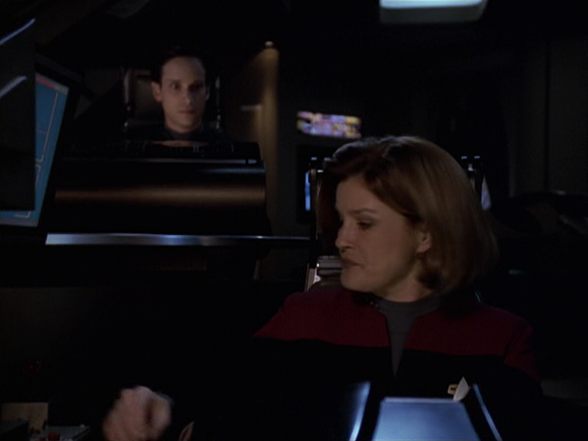 extant_StarTrek_VOY_6x20-GoodShepherd_03398.jpg