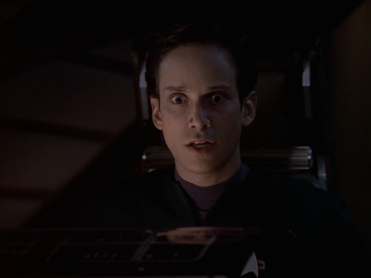 extant_StarTrek_VOY_6x20-GoodShepherd_03457.jpg