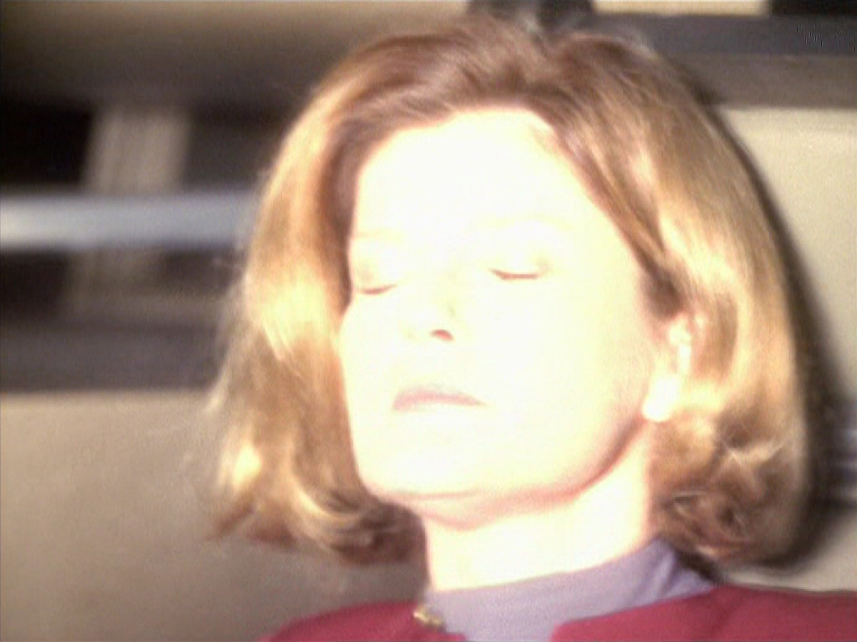 extant_StarTrek_VOY_6x20-GoodShepherd_03526.jpg