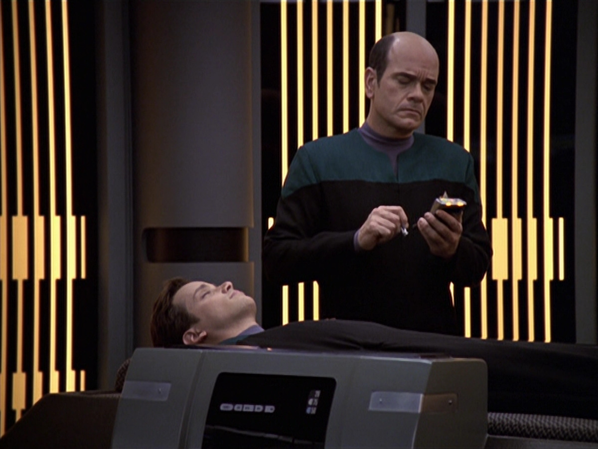 extant_StarTrek_VOY_6x20-GoodShepherd_03567.jpg