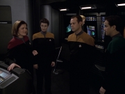 extant_StarTrek_VOY_6x20-GoodShepherd_01115.jpg