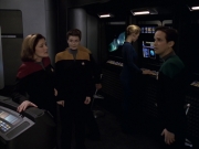 extant_StarTrek_VOY_6x20-GoodShepherd_01125.jpg
