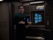 extant_StarTrek_VOY_6x20-GoodShepherd_01627.jpg