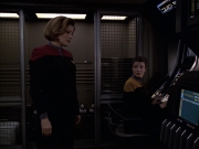 extant_StarTrek_VOY_6x20-GoodShepherd_02101.jpg