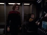 extant_StarTrek_VOY_6x20-GoodShepherd_02102.jpg
