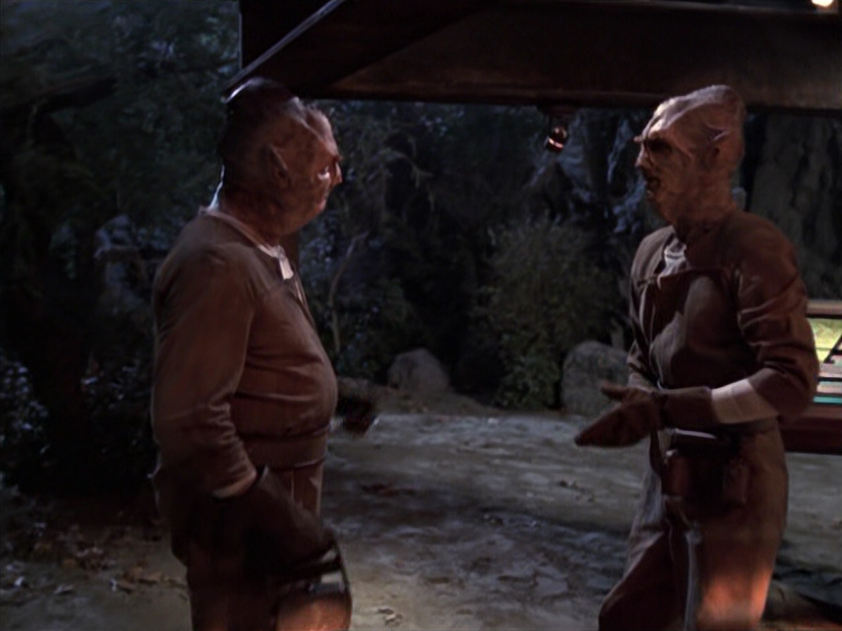 extant_StarTrek_VOY_6x21-LiveFastAndProsper_00025.jpg