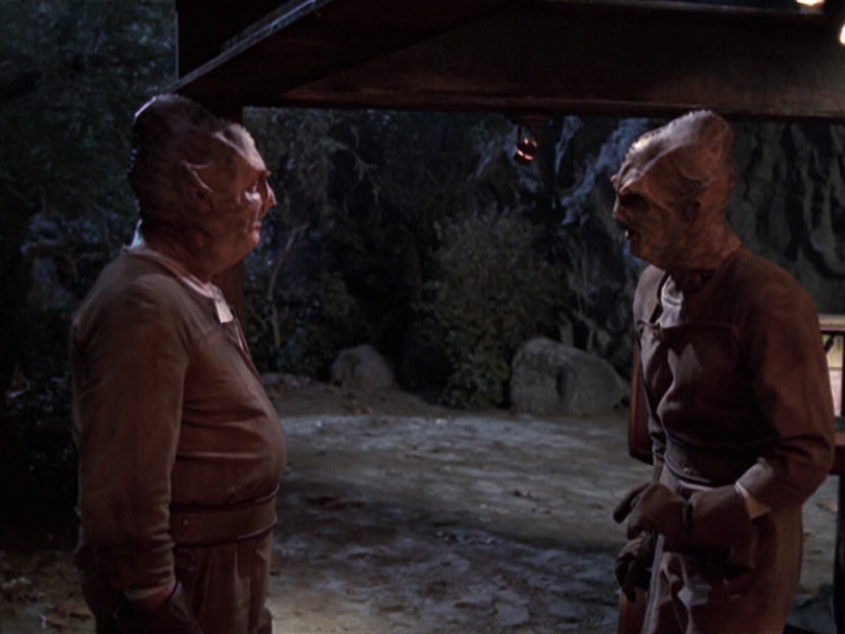 extant_StarTrek_VOY_6x21-LiveFastAndProsper_00031.jpg