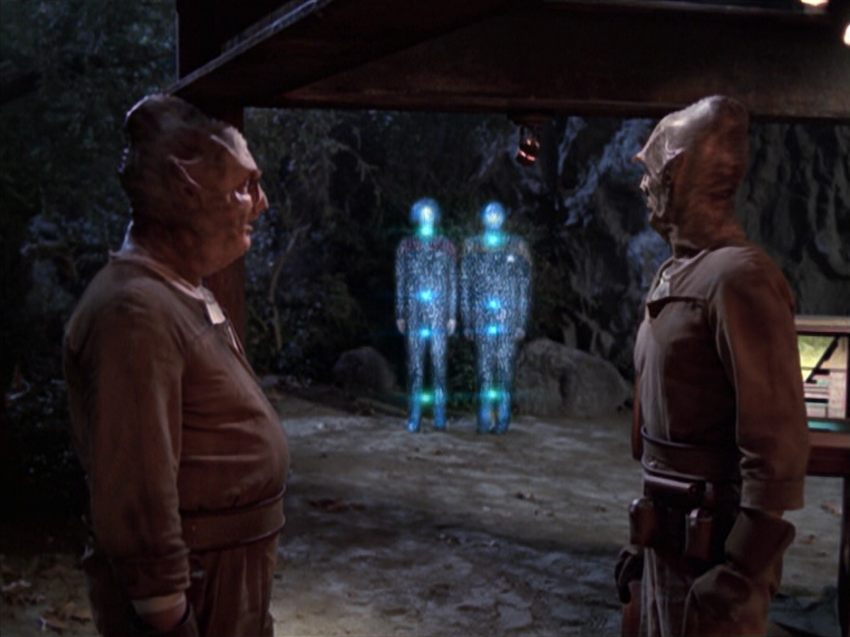 extant_StarTrek_VOY_6x21-LiveFastAndProsper_00036.jpg