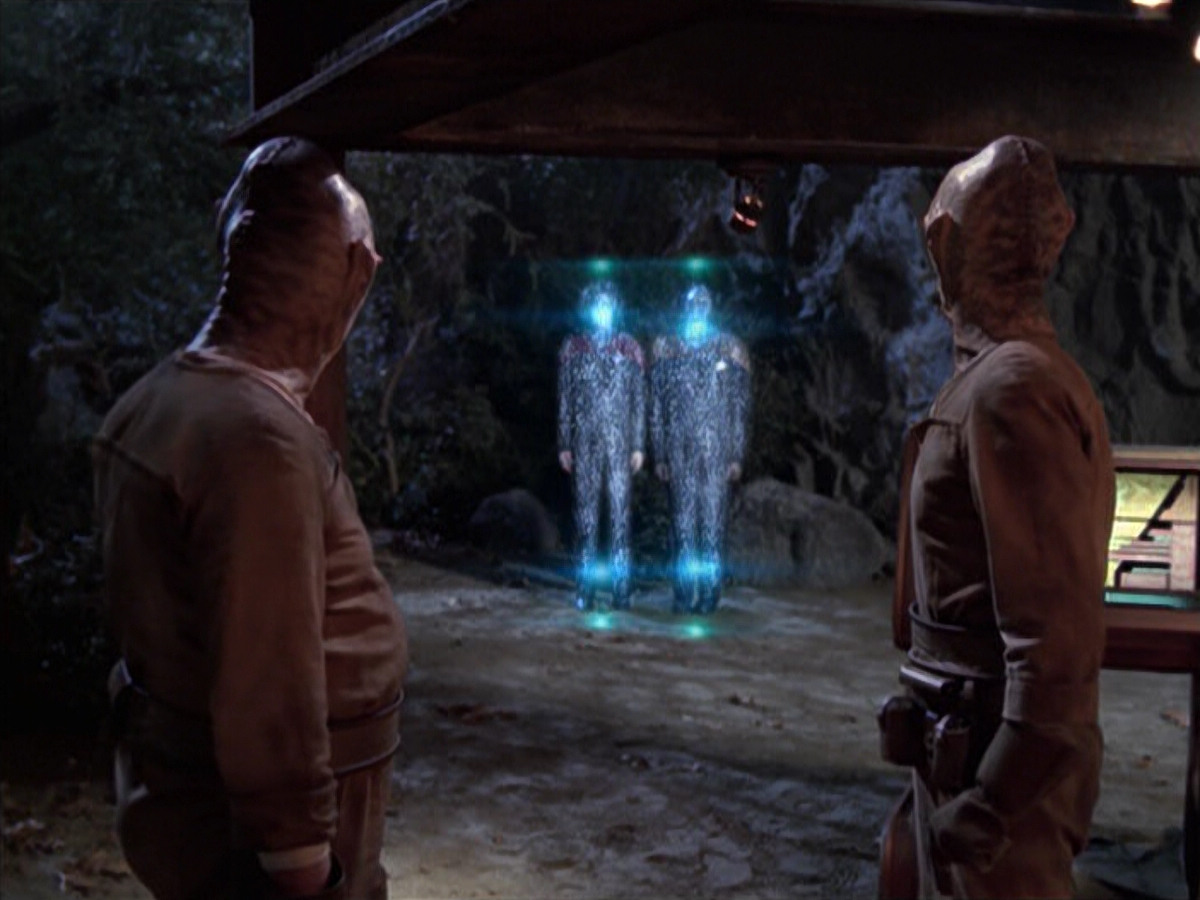 extant_StarTrek_VOY_6x21-LiveFastAndProsper_00037.jpg