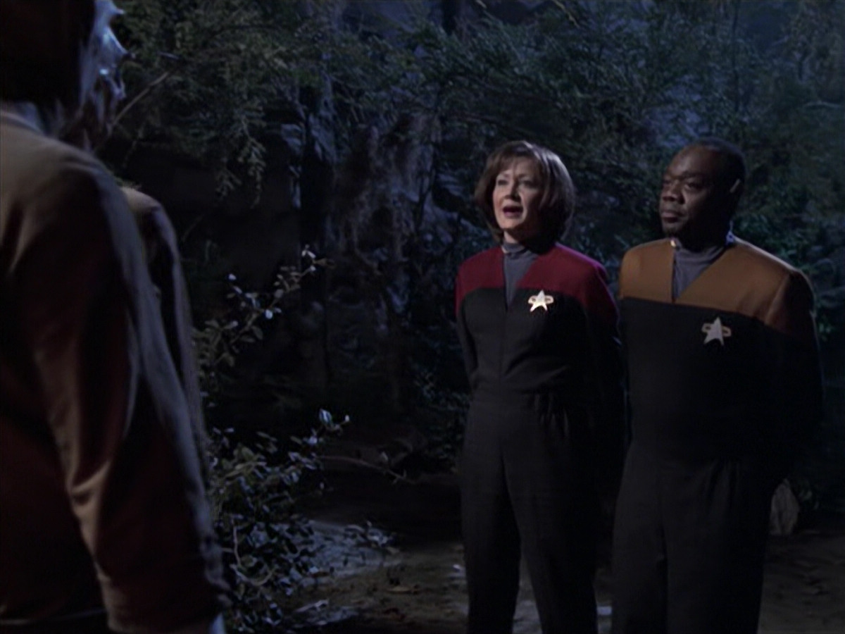 extant_StarTrek_VOY_6x21-LiveFastAndProsper_00047.jpg