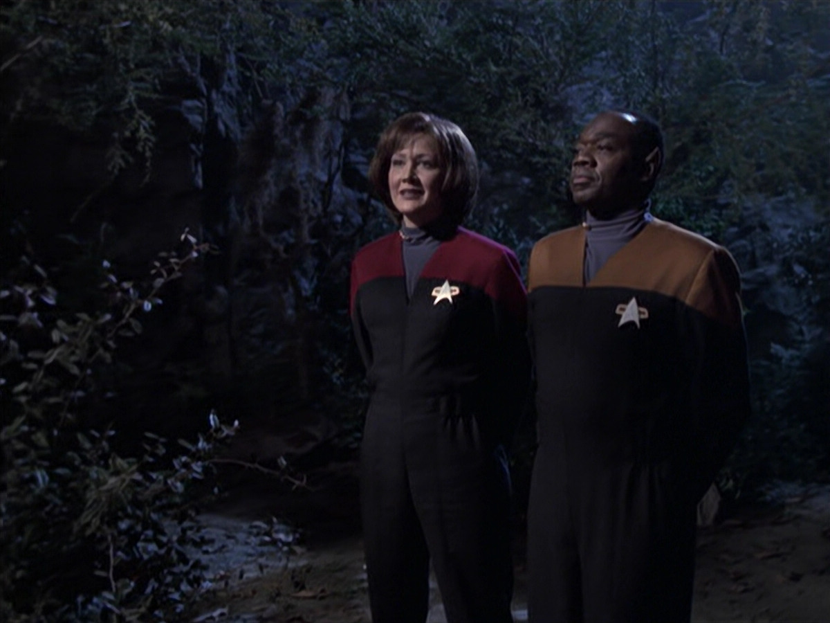extant_StarTrek_VOY_6x21-LiveFastAndProsper_00049.jpg