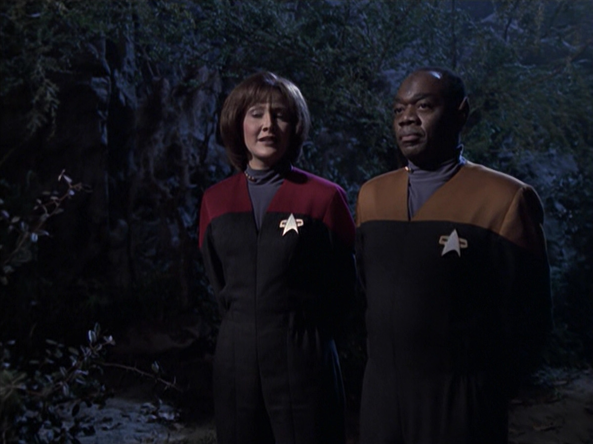 extant_StarTrek_VOY_6x21-LiveFastAndProsper_00051.jpg