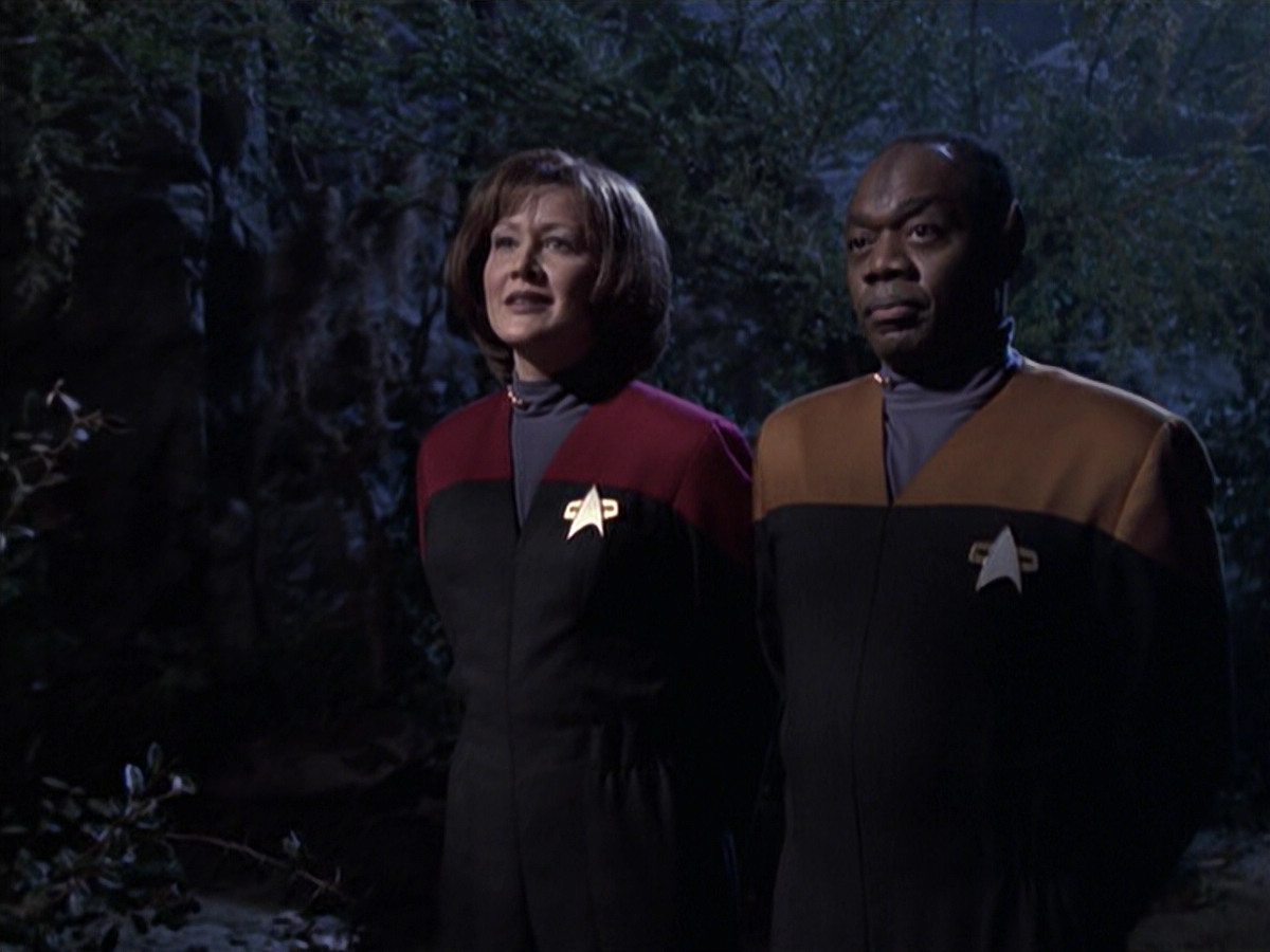 extant_StarTrek_VOY_6x21-LiveFastAndProsper_00052.jpg