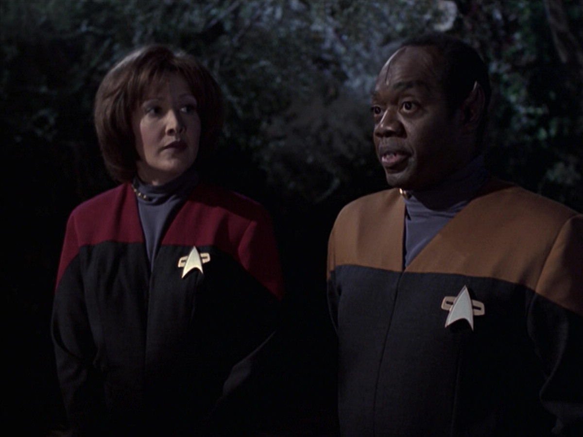extant_StarTrek_VOY_6x21-LiveFastAndProsper_00299.jpg