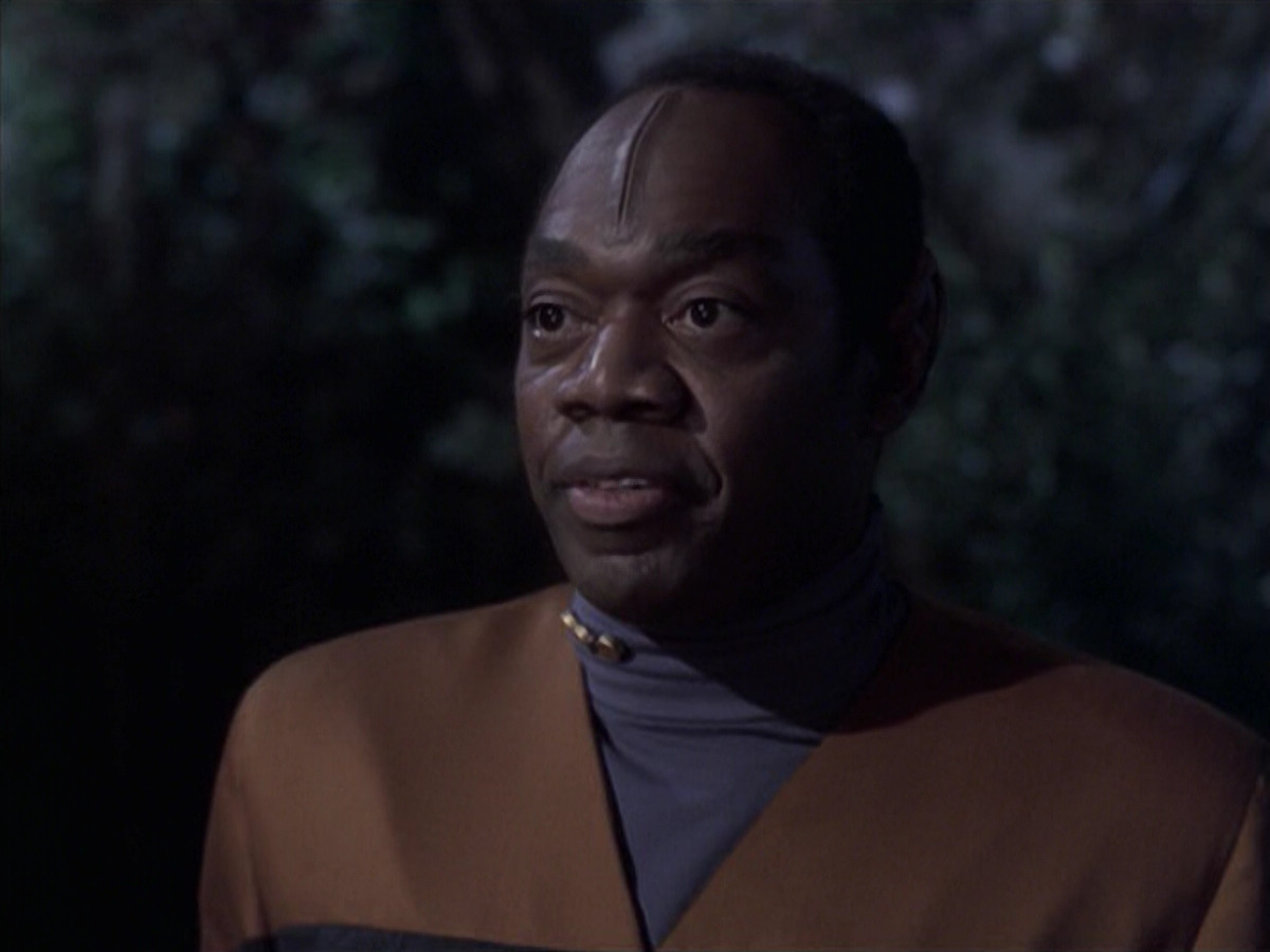 extant_StarTrek_VOY_6x21-LiveFastAndProsper_00374.jpg