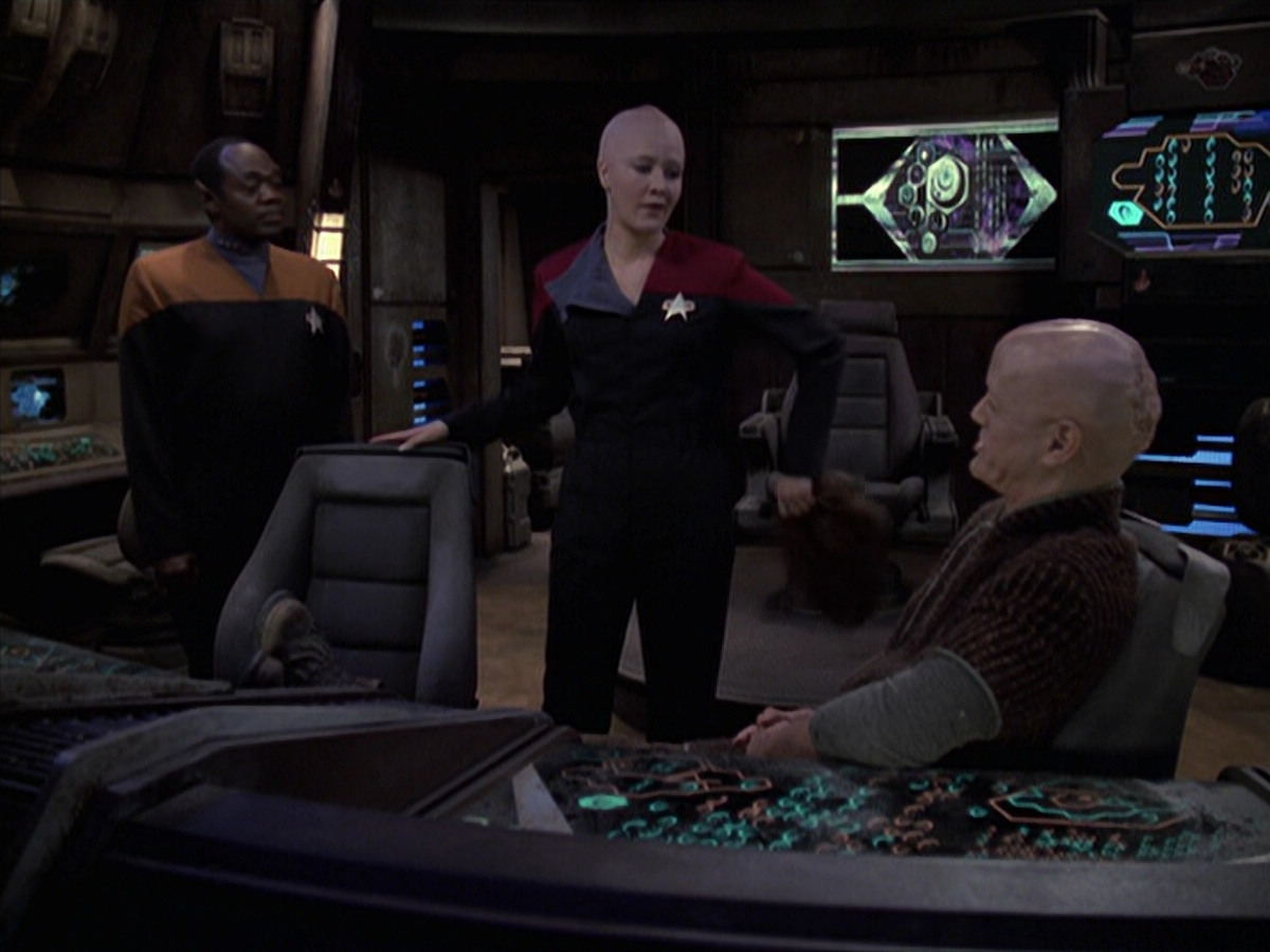 extant_StarTrek_VOY_6x21-LiveFastAndProsper_00416.jpg