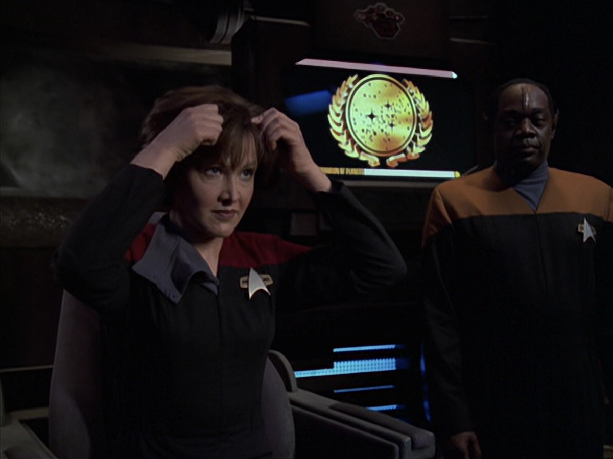 extant_StarTrek_VOY_6x21-LiveFastAndProsper_00452.jpg
