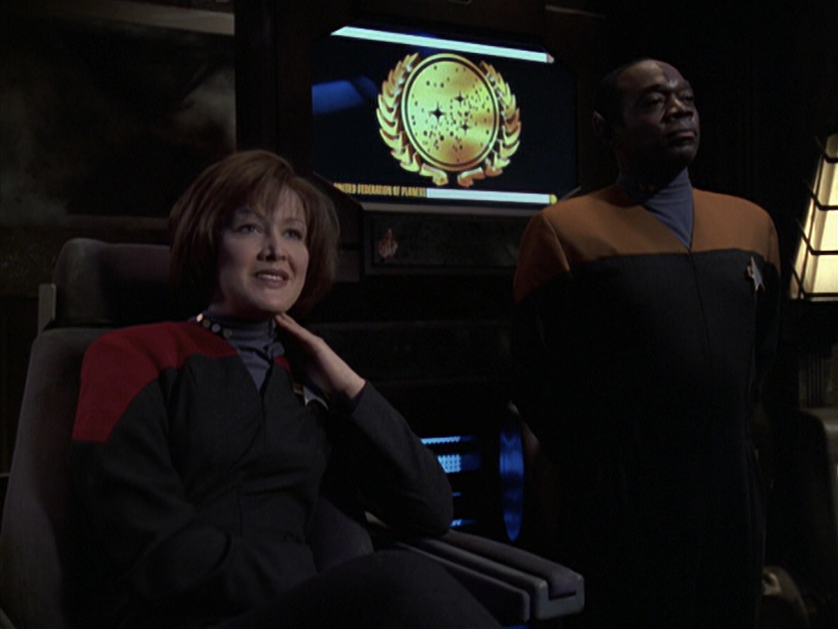 extant_StarTrek_VOY_6x21-LiveFastAndProsper_00474.jpg