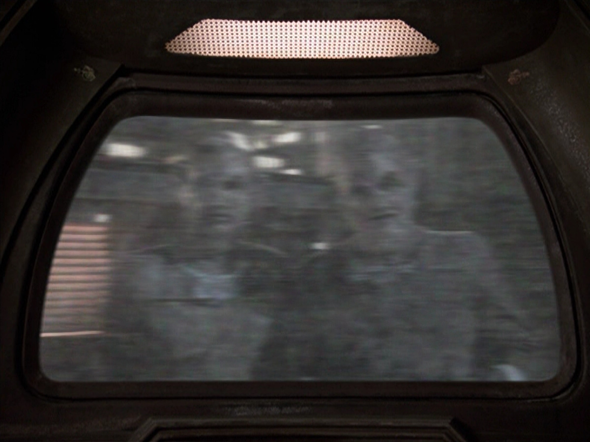 extant_StarTrek_VOY_6x21-LiveFastAndProsper_00509.jpg