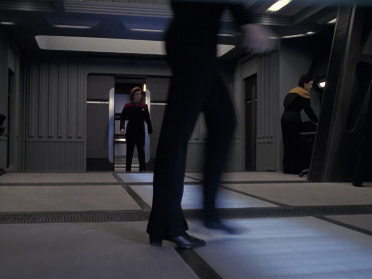 extant_StarTrek_VOY_6x21-LiveFastAndProsper_00576.jpg