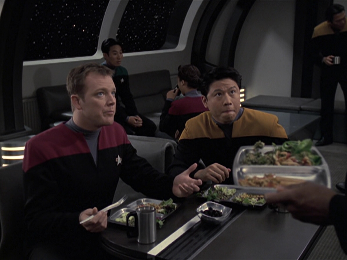 extant_StarTrek_VOY_6x21-LiveFastAndProsper_00641.jpg