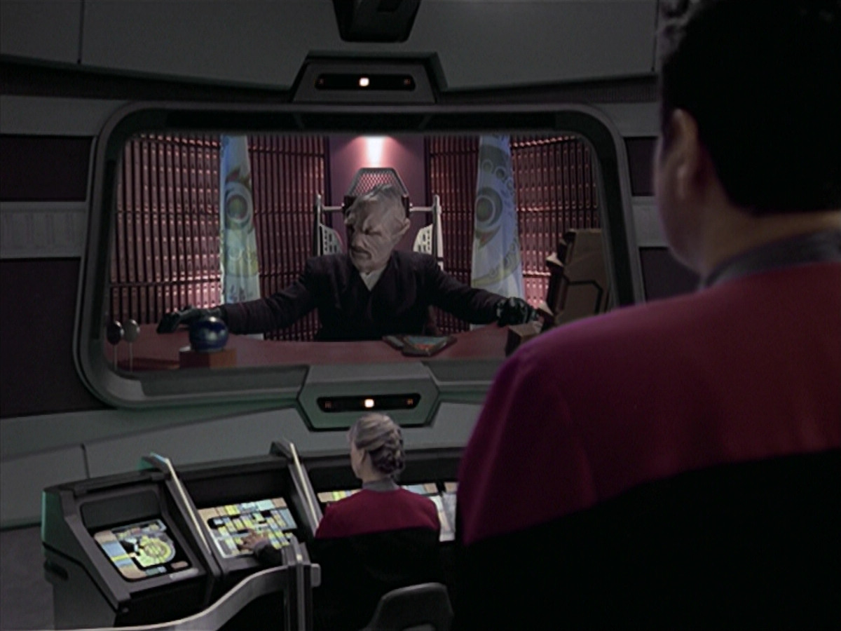 extant_StarTrek_VOY_6x21-LiveFastAndProsper_00819.jpg