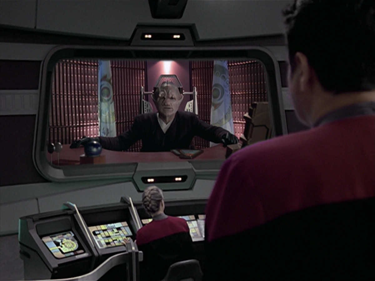 extant_StarTrek_VOY_6x21-LiveFastAndProsper_00824.jpg