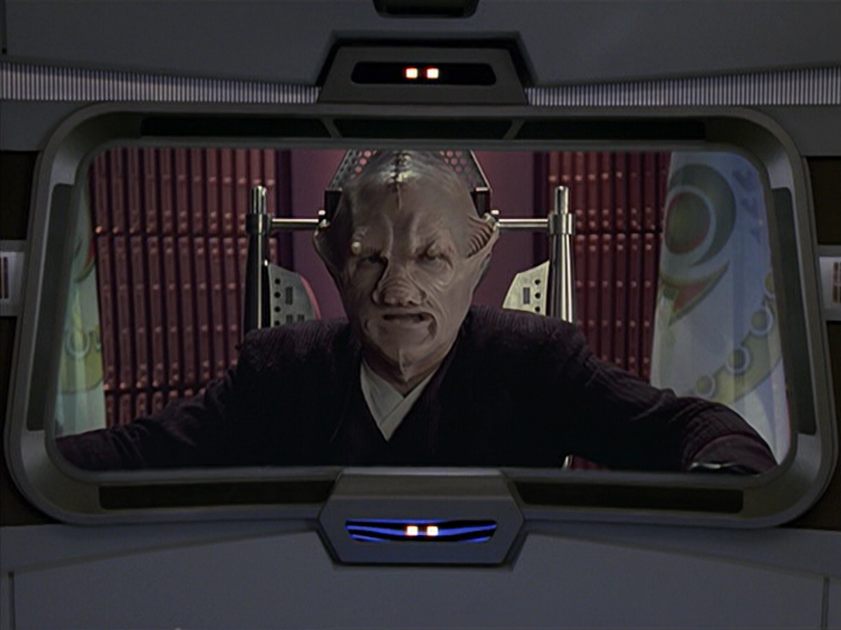 extant_StarTrek_VOY_6x21-LiveFastAndProsper_00868.jpg